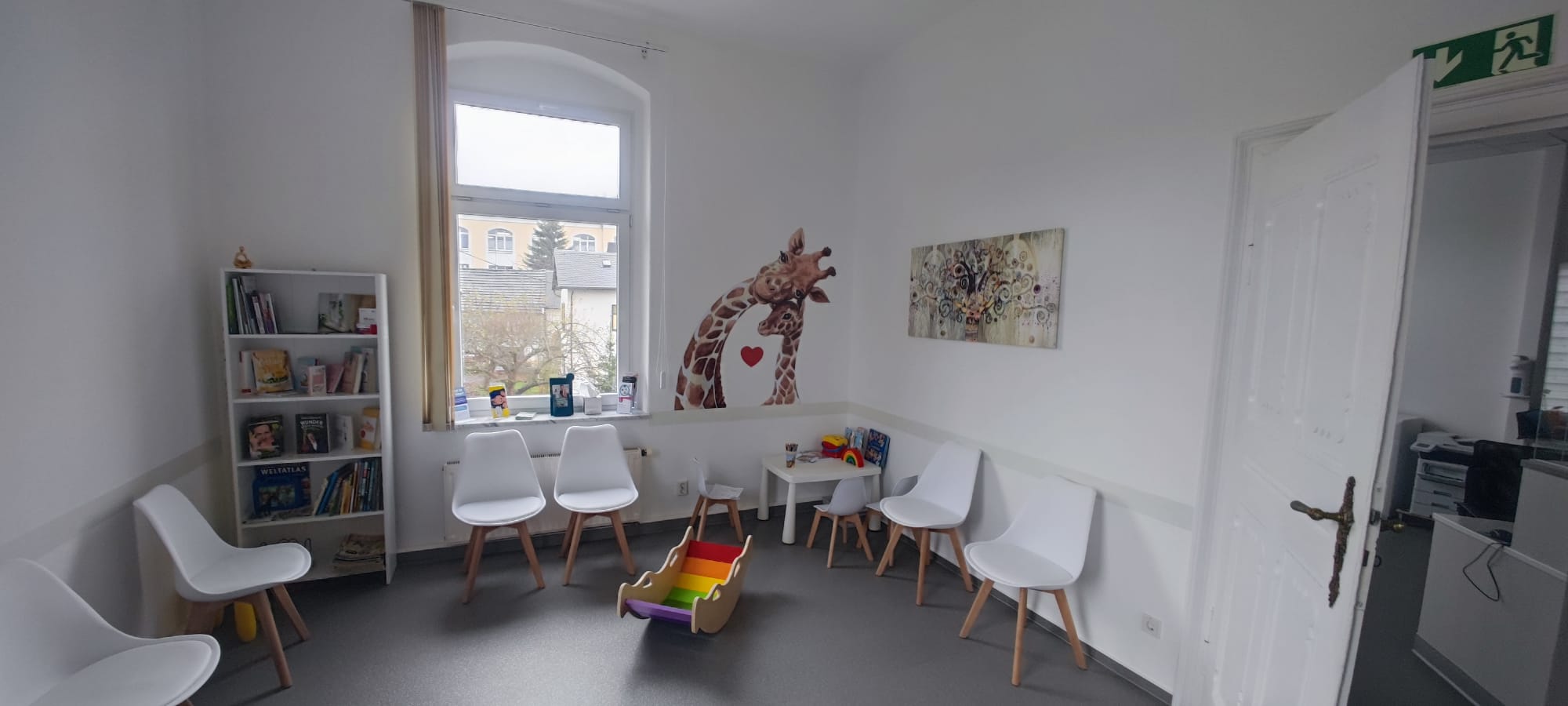 Wartebereich der Hausarztpraxis Dr. Aurich